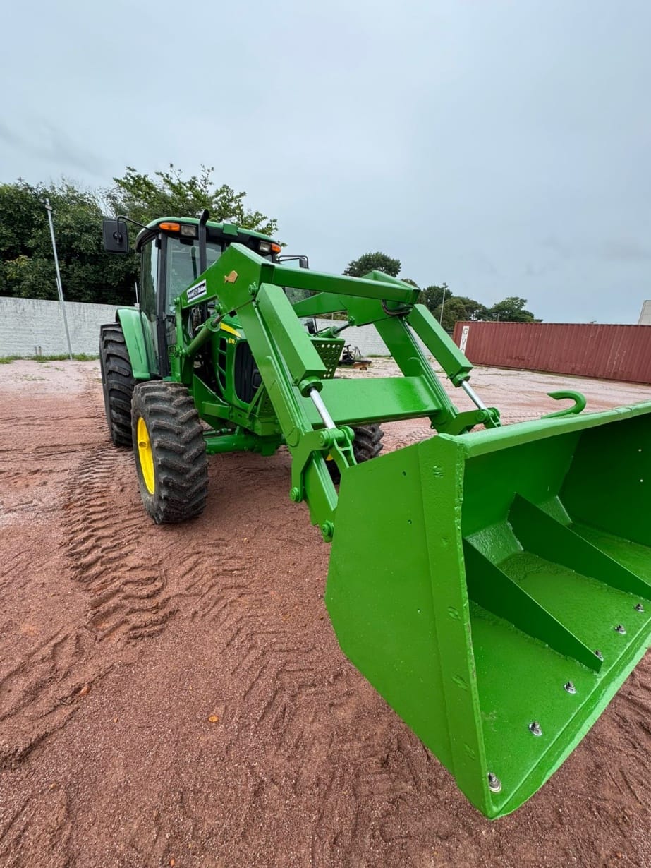 Trator agrícola John Deere 6110J 2014 - Imagem 9