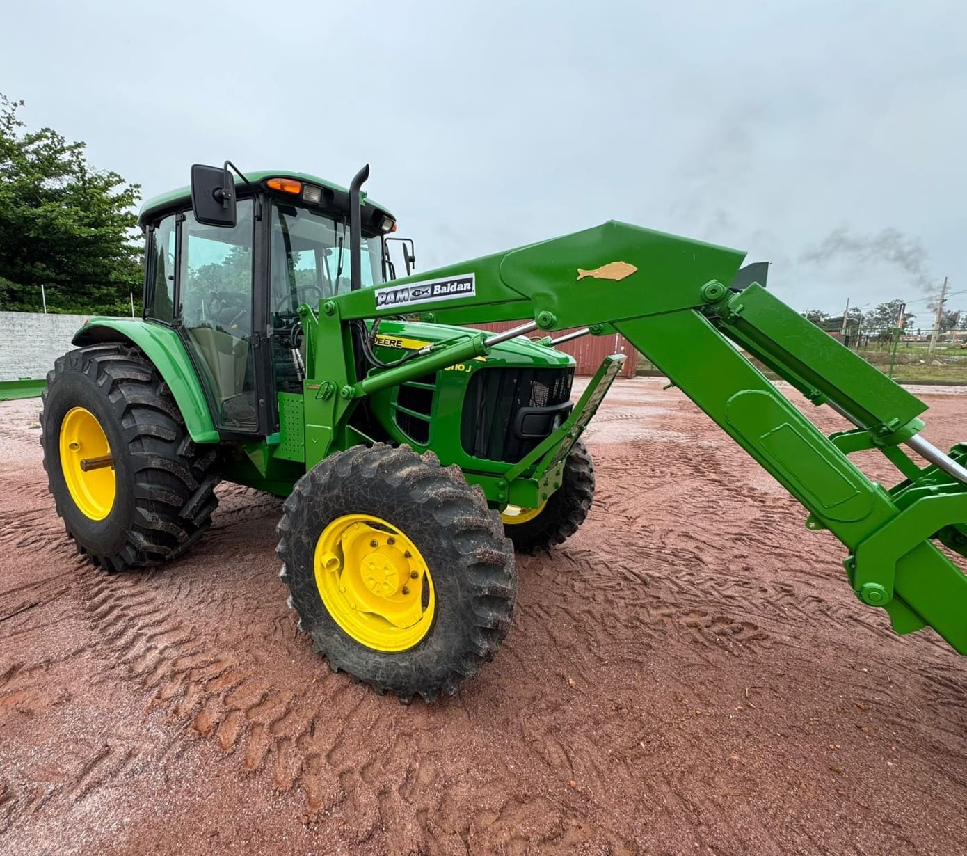 Trator agrícola John Deere 6110J 2014 - Imagem 10