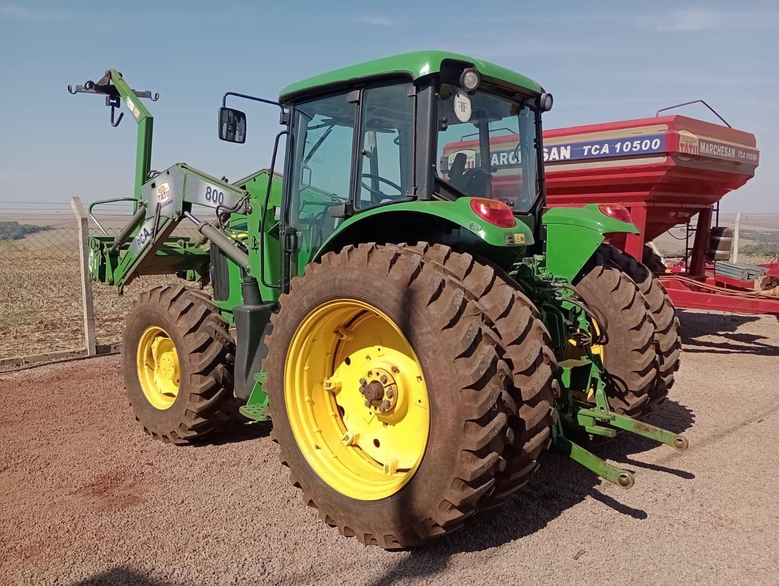 Trator agrícola John Deere 6115J 2017 - Imagem 4