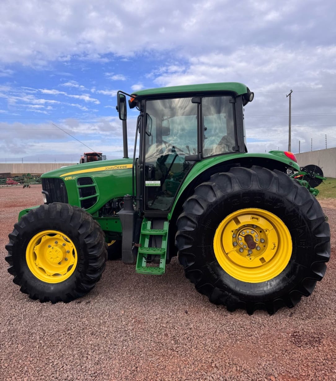 Trator agrícola John Deere 6115J 2021 - Imagem 12
