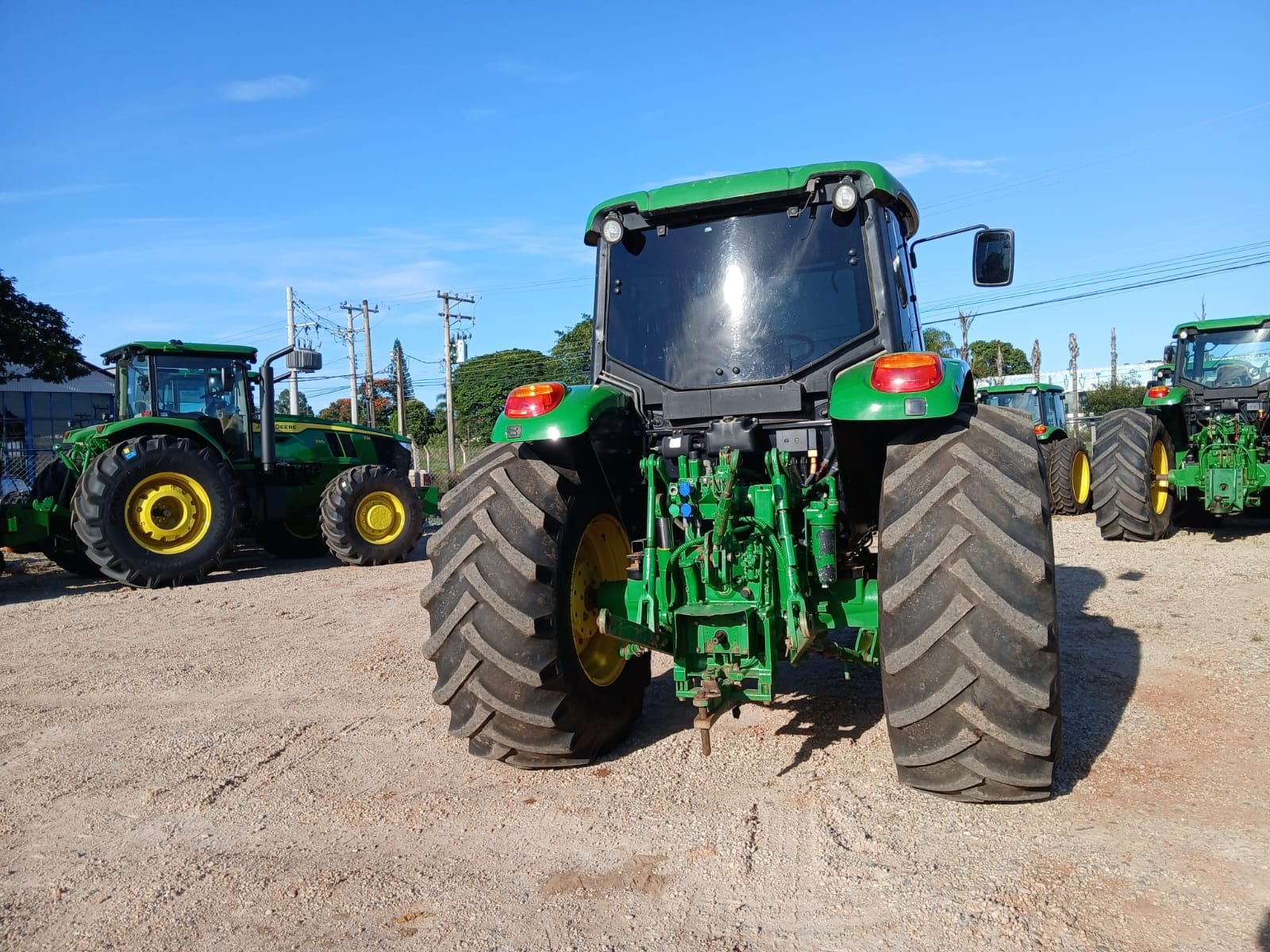 Trator agrícola John Deere 6115J 2021 - Imagem 3