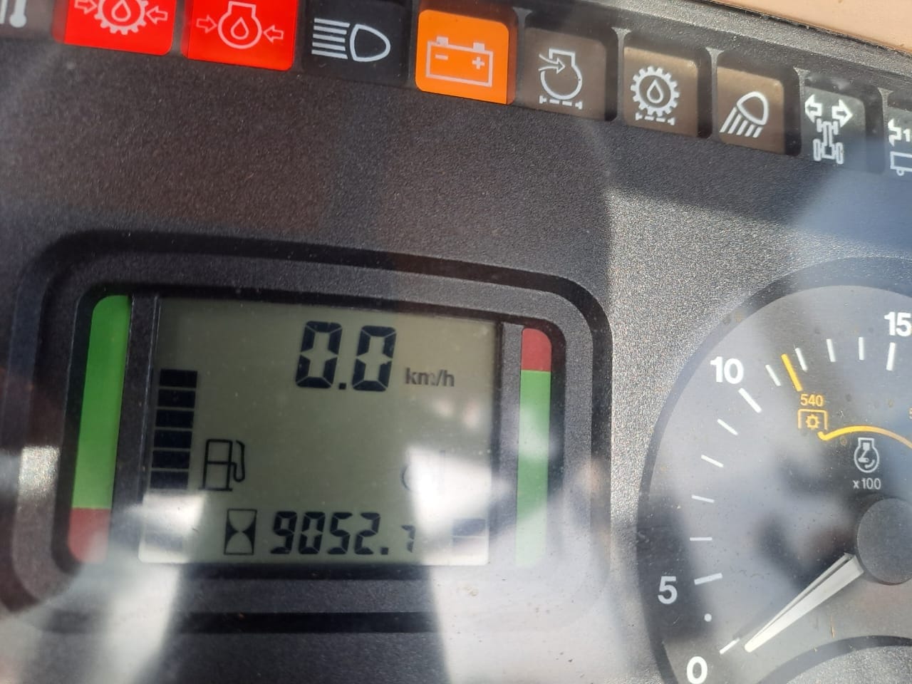 Trator agrícola John Deere 6135J 2017 - Imagem 8