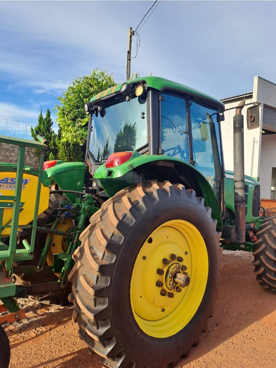 Trator agrícola John Deere 6135J 2017 - Imagem 9