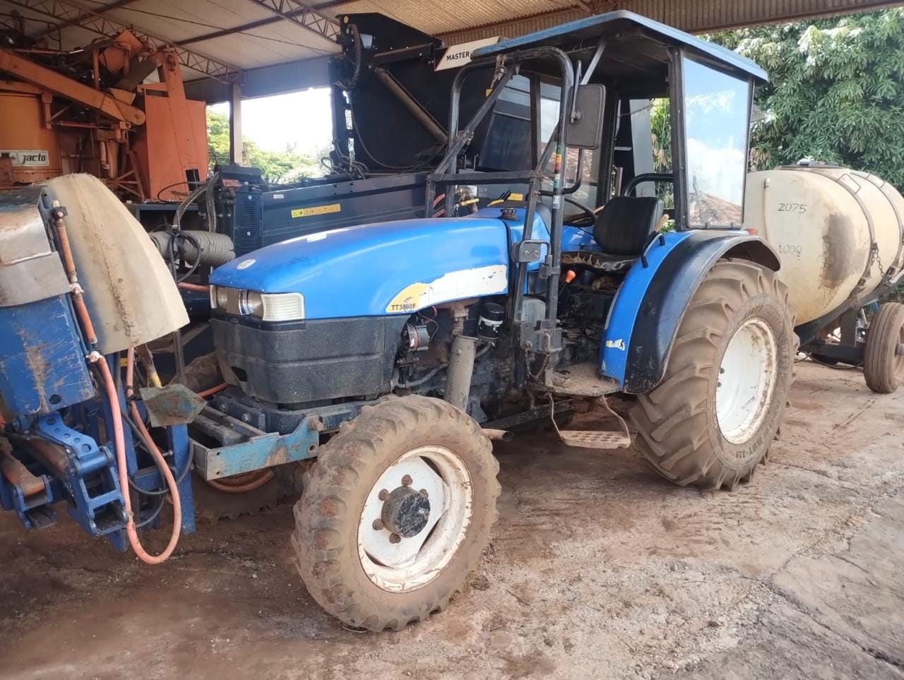 Trator agrícola New Holland TT3880 2018 - Imagem 1