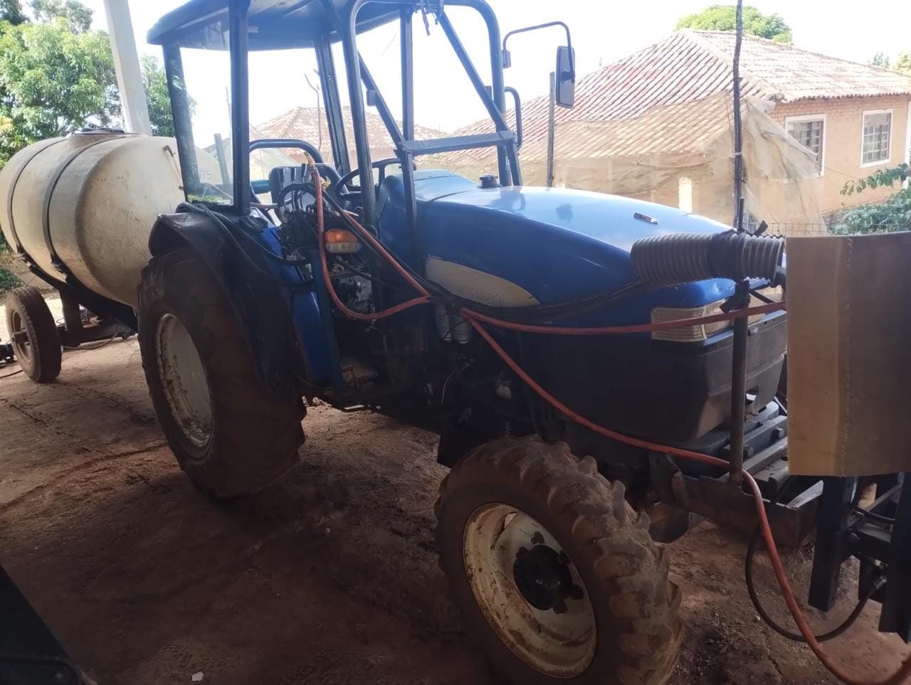 Trator agrícola New Holland TT3880 2018 - Imagem 2