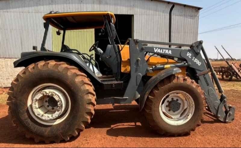 Trator agrícola Valtra Bm 125 2013 - Imagem 1