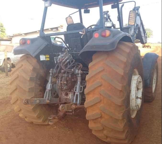 Trator agrícola Valtra Bm 125 2013 - Imagem 4