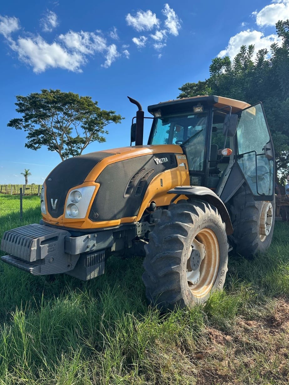 Trator agrícola Valtra Bm 125 2016 - Imagem 1