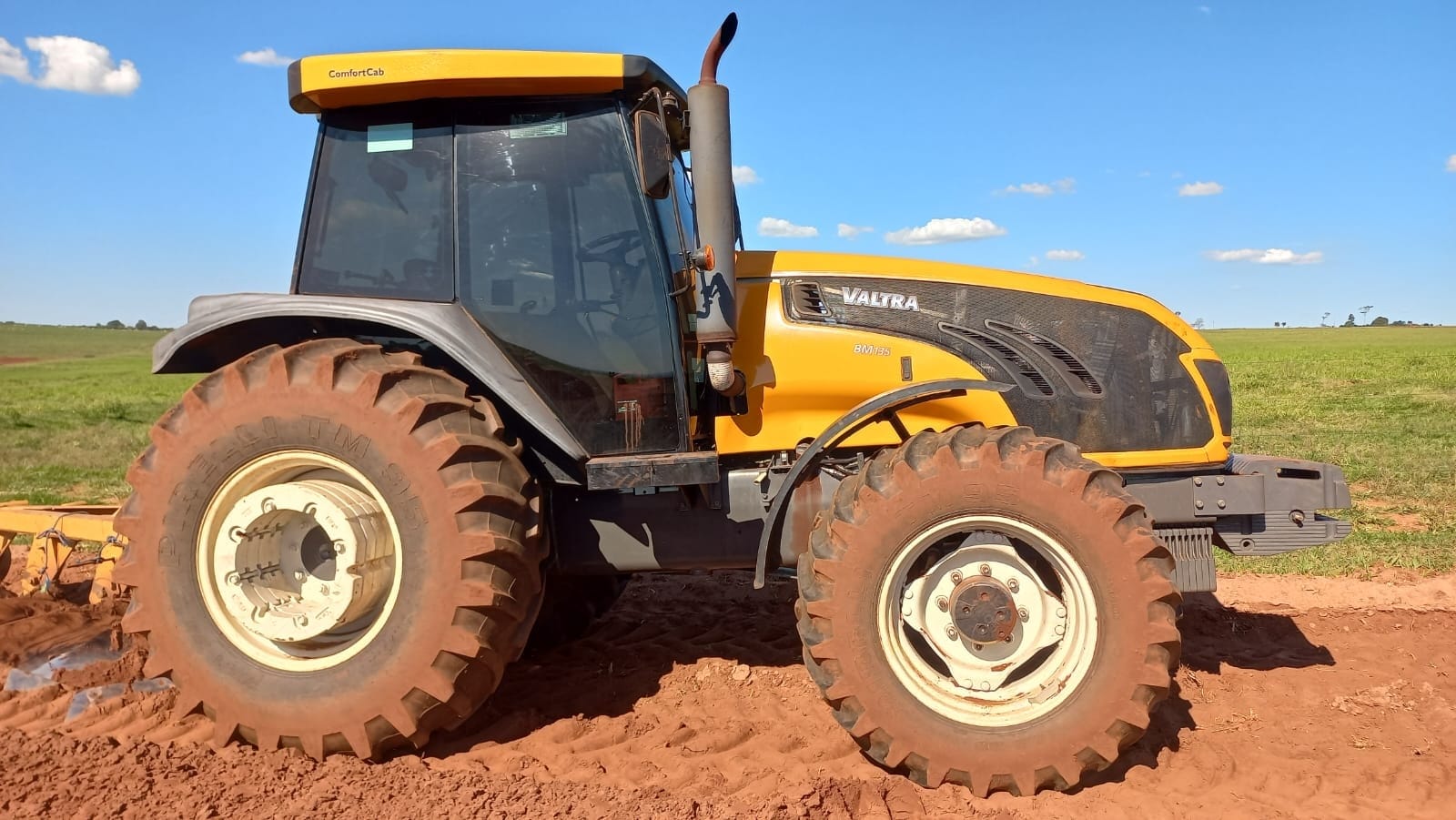 Trator agrícola Valtra BM 135 2023 - Imagem 7