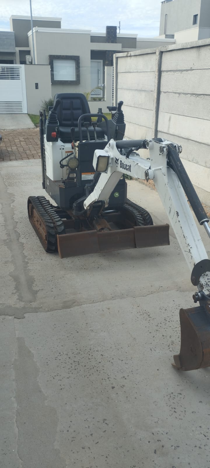 Mini Escavadeira Bobcat 418 2014 - Imagem 2