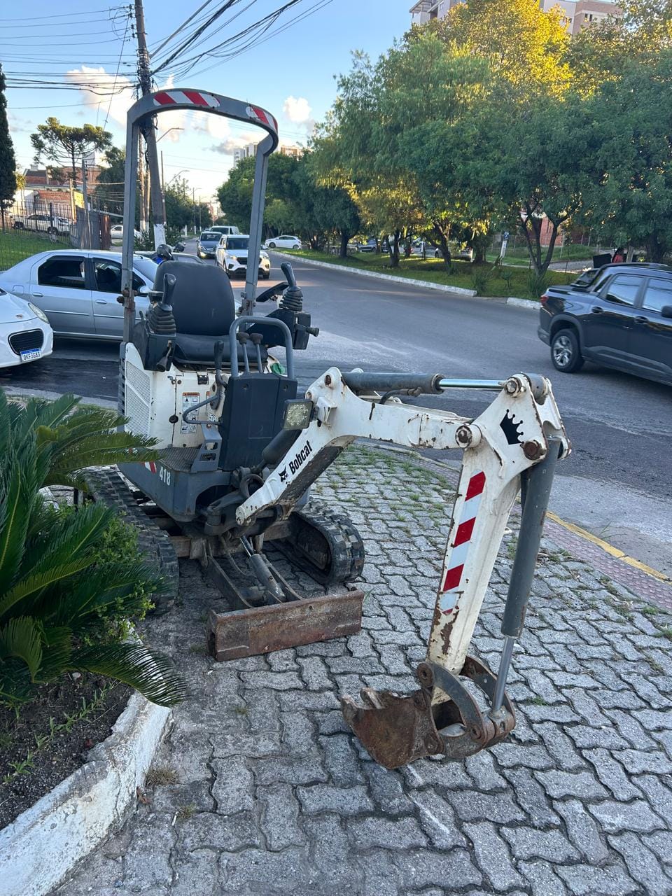 Mini Escavadeira Bobcat 418 2014 - Imagem 1