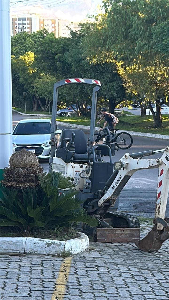 Mini Escavadeira Bobcat 418 2014 - Imagem 6