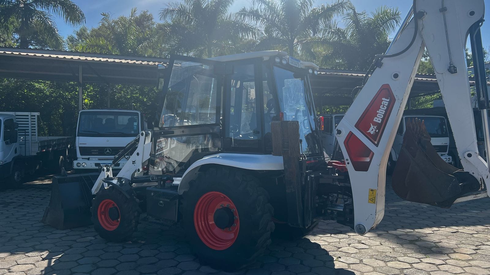 Retroescavadeira Bobcat B760 2024 - Imagem 7