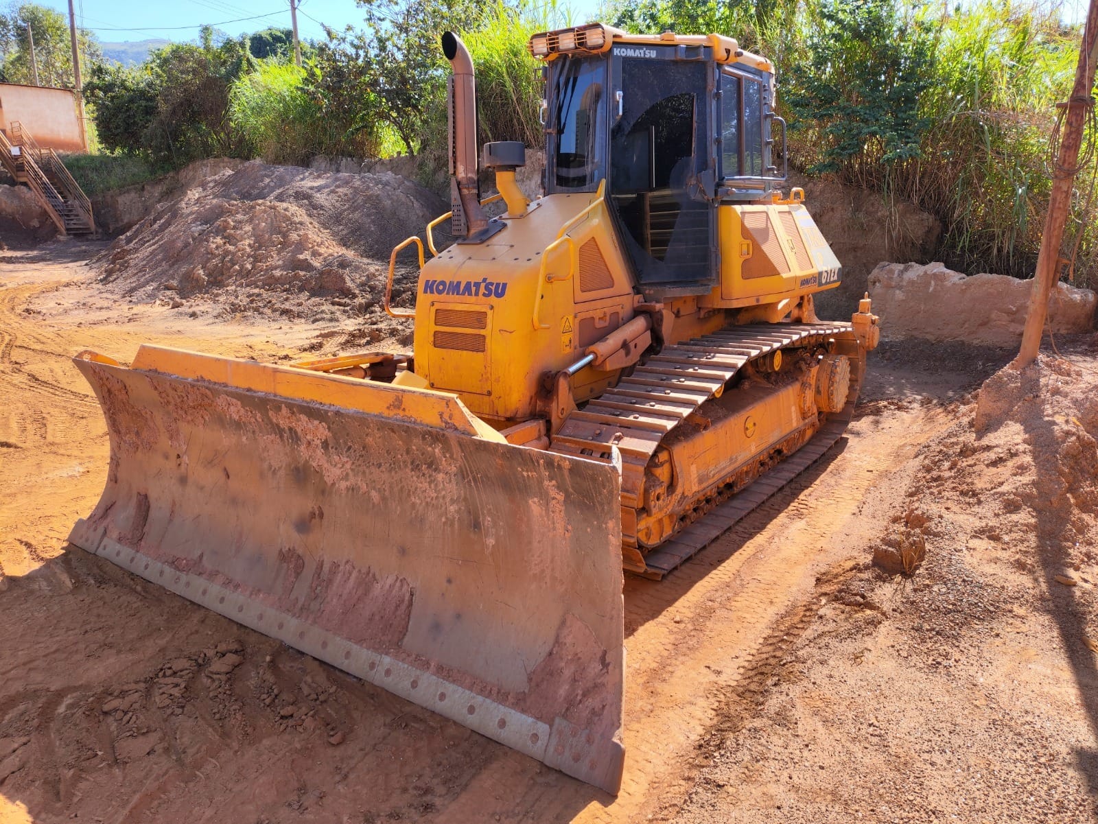 Trator de esteira Komatsu D61 2022 - Imagem 1