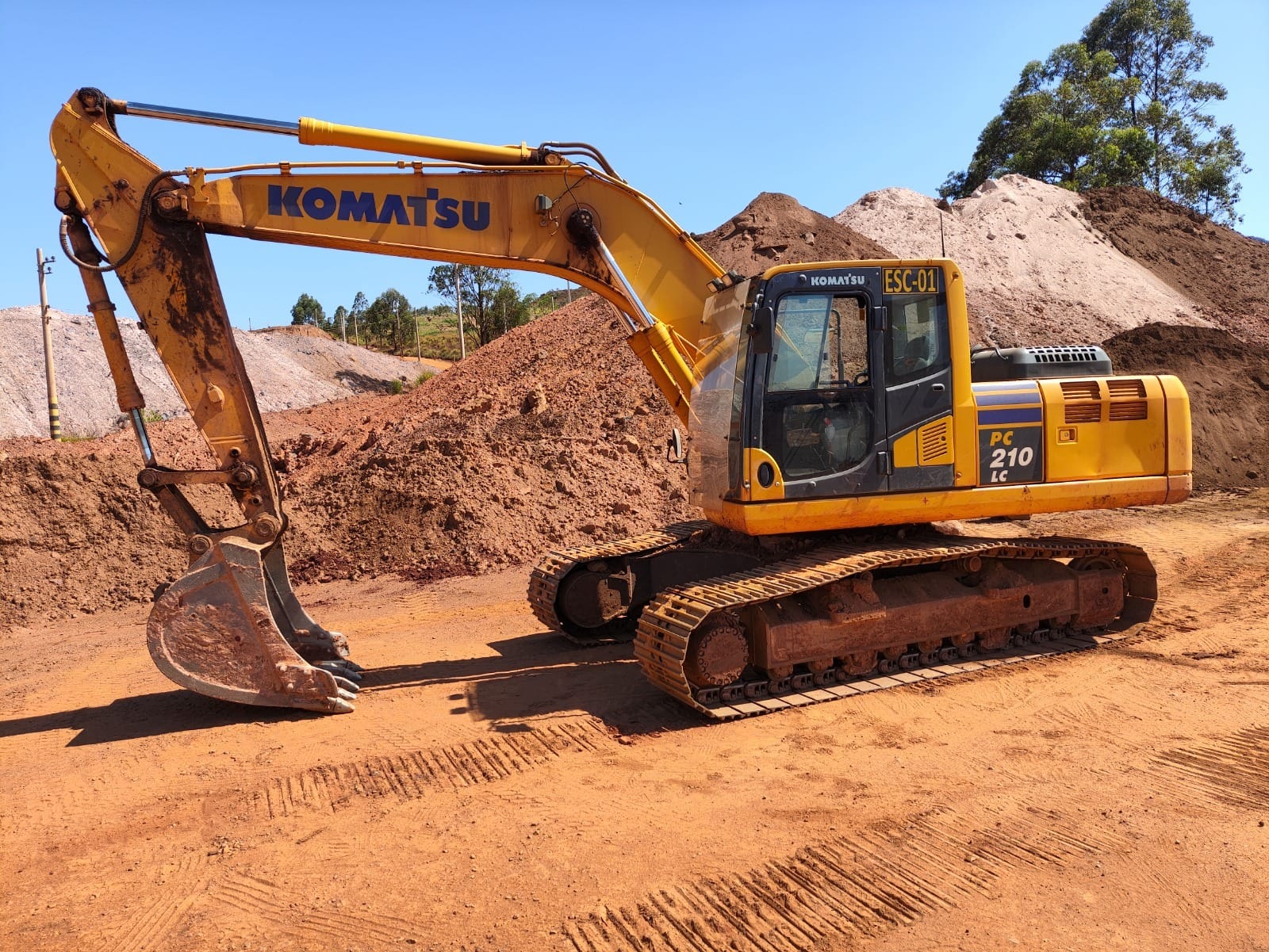 Escavadeira Komatsu PC210 2022 - Imagem 1