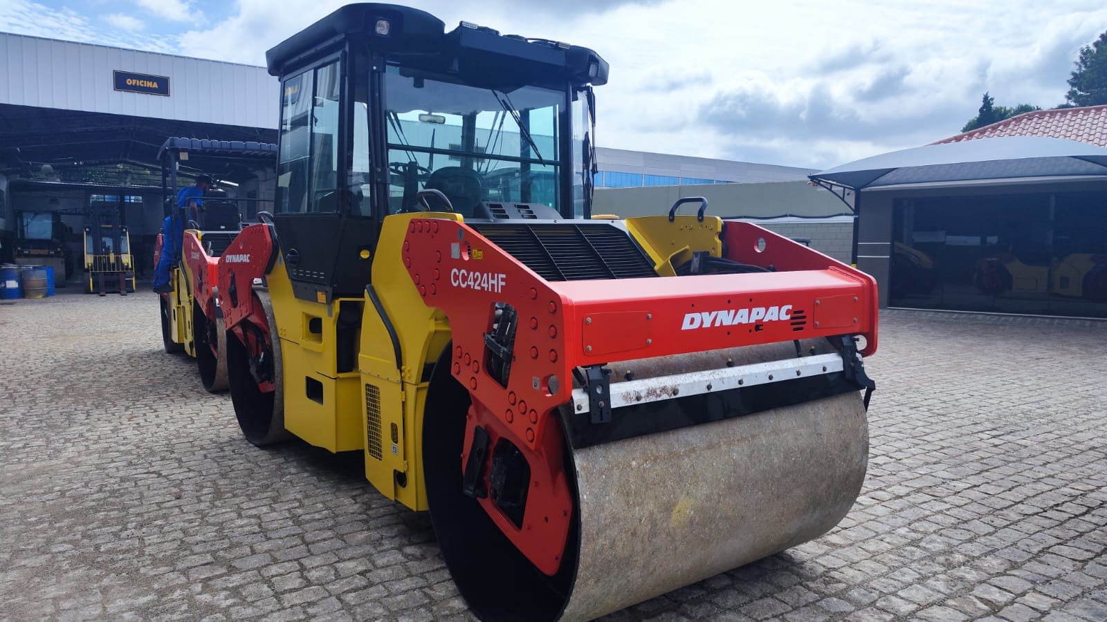 Rolo compactador Dynapac CC242-HF 2011 - Imagem 3