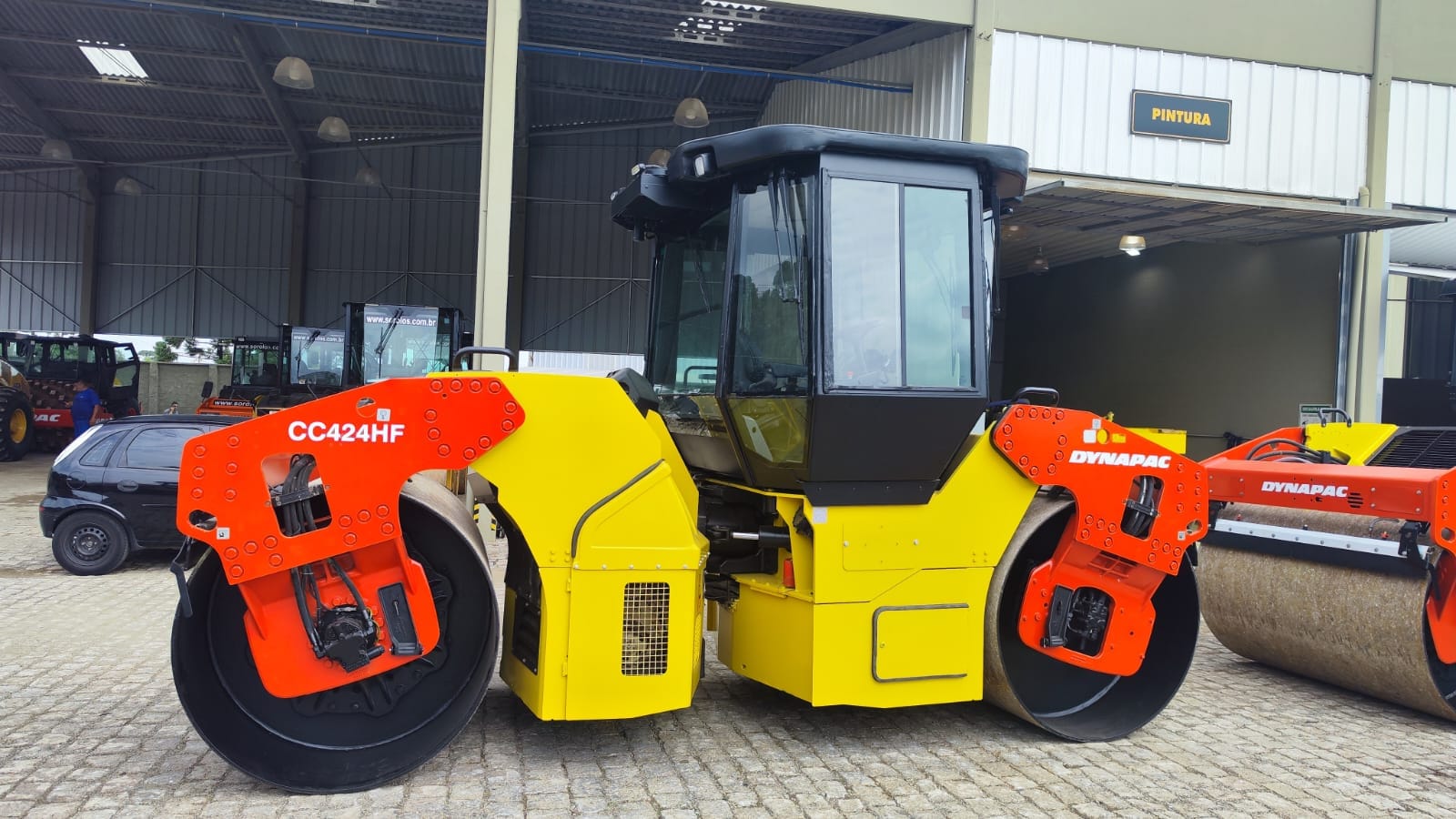 Rolo compactador Dynapac CC242-HF 2011 - Imagem 4