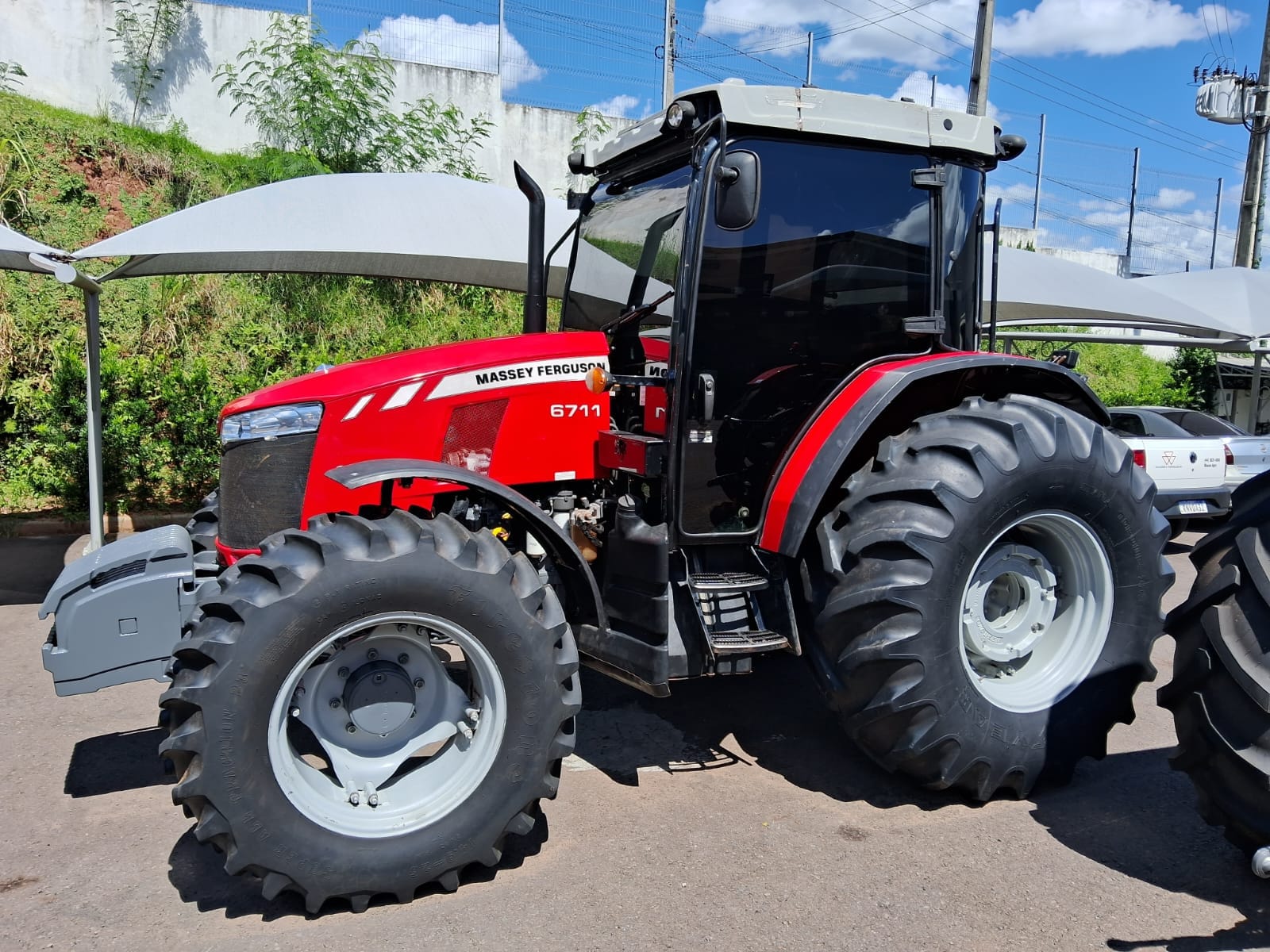 Trator agrícola Massey Ferguson MF6711 2018 - Imagem 3