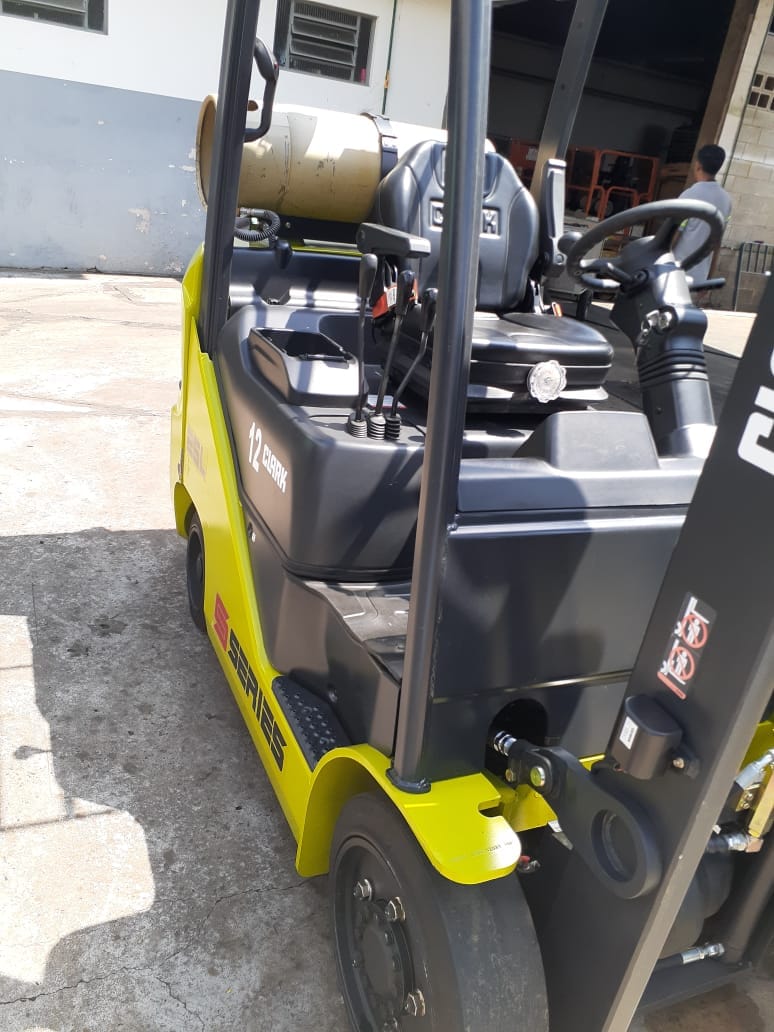 Empilhadeira CLARK S25 2022 - Imagem 2