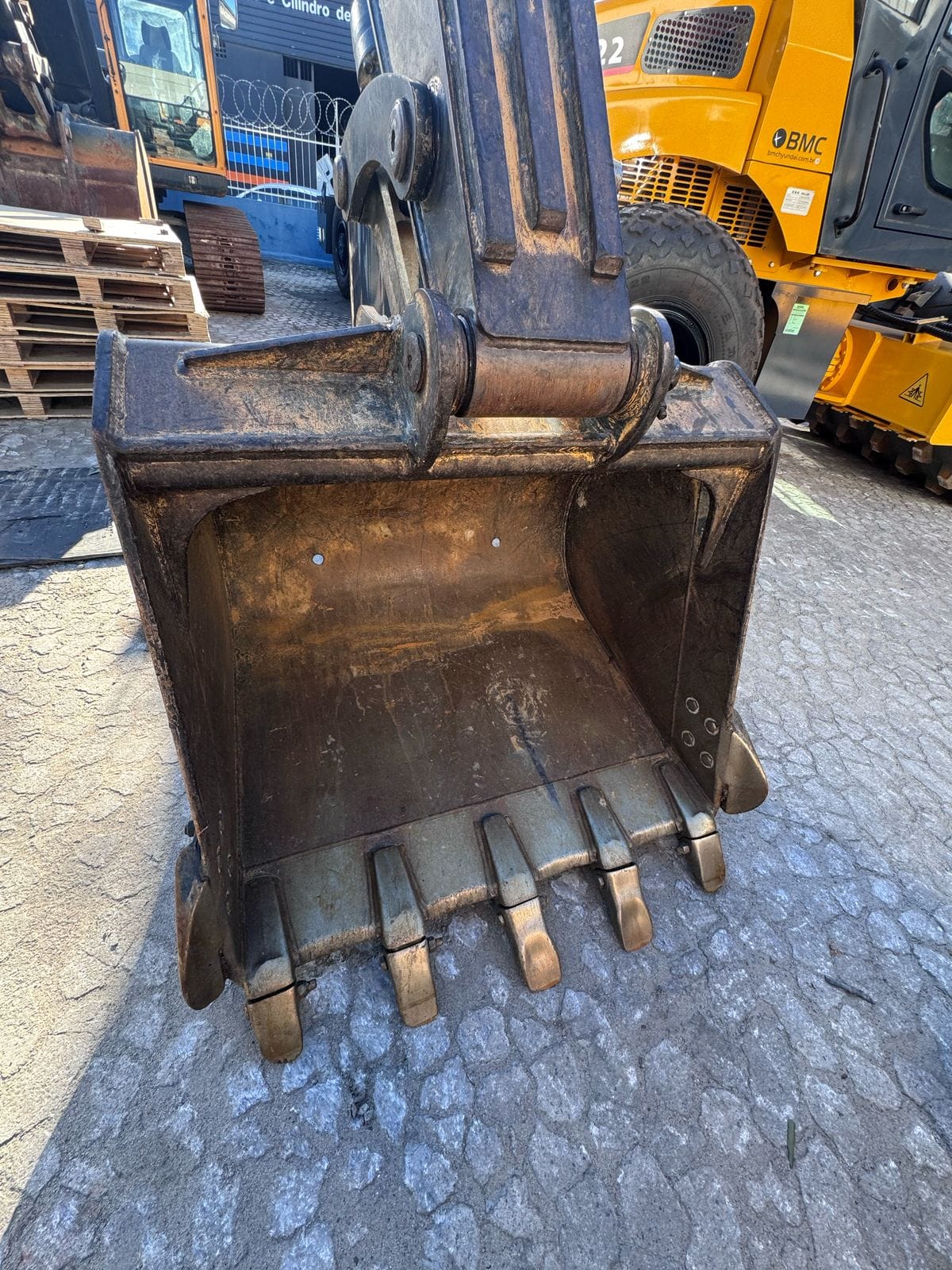 Escavadeira Hyundai R140LC-9 2022 - Imagem 6