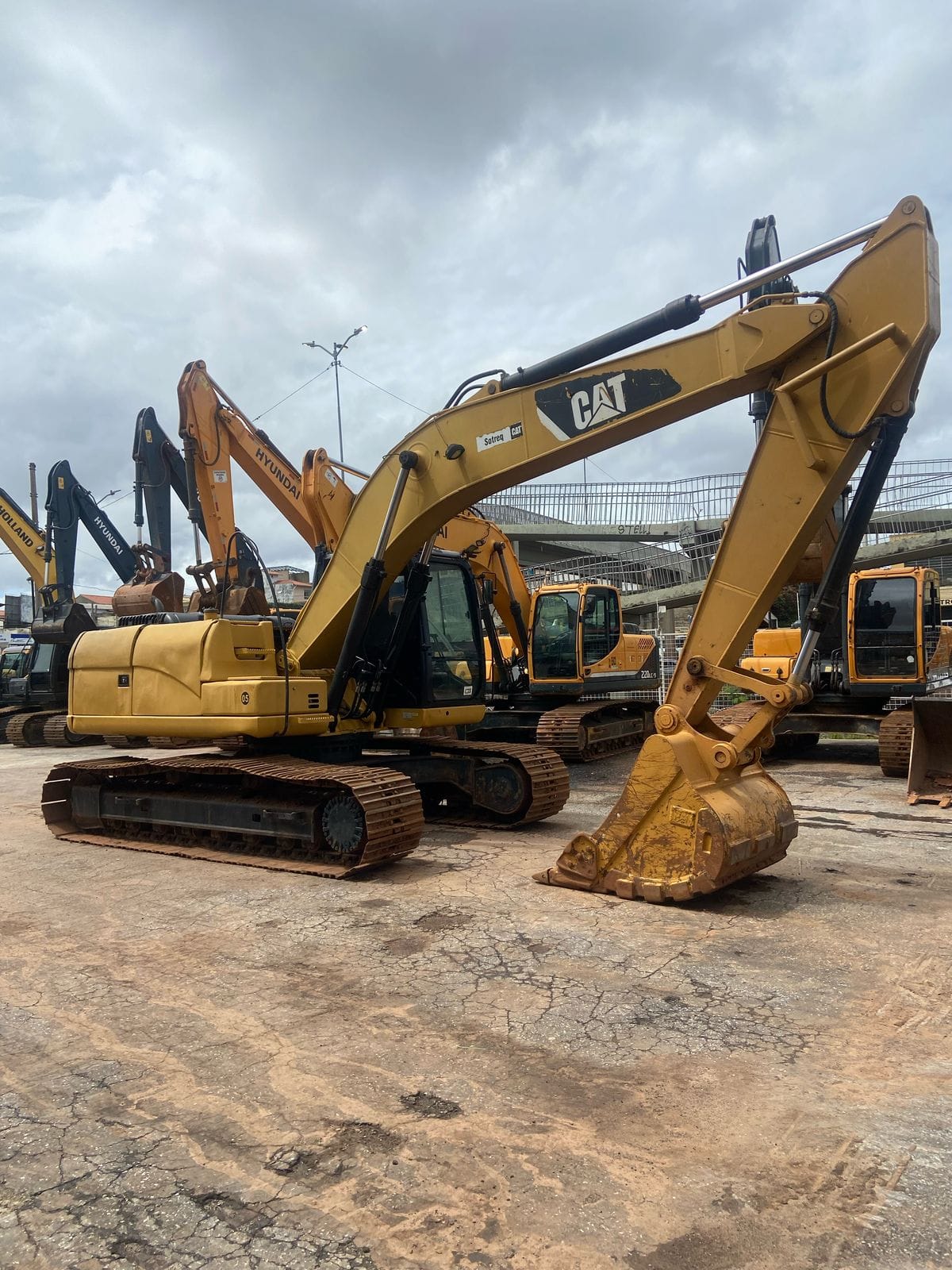 Escavadeira Caterpillar 320L 2013 - Imagem 6