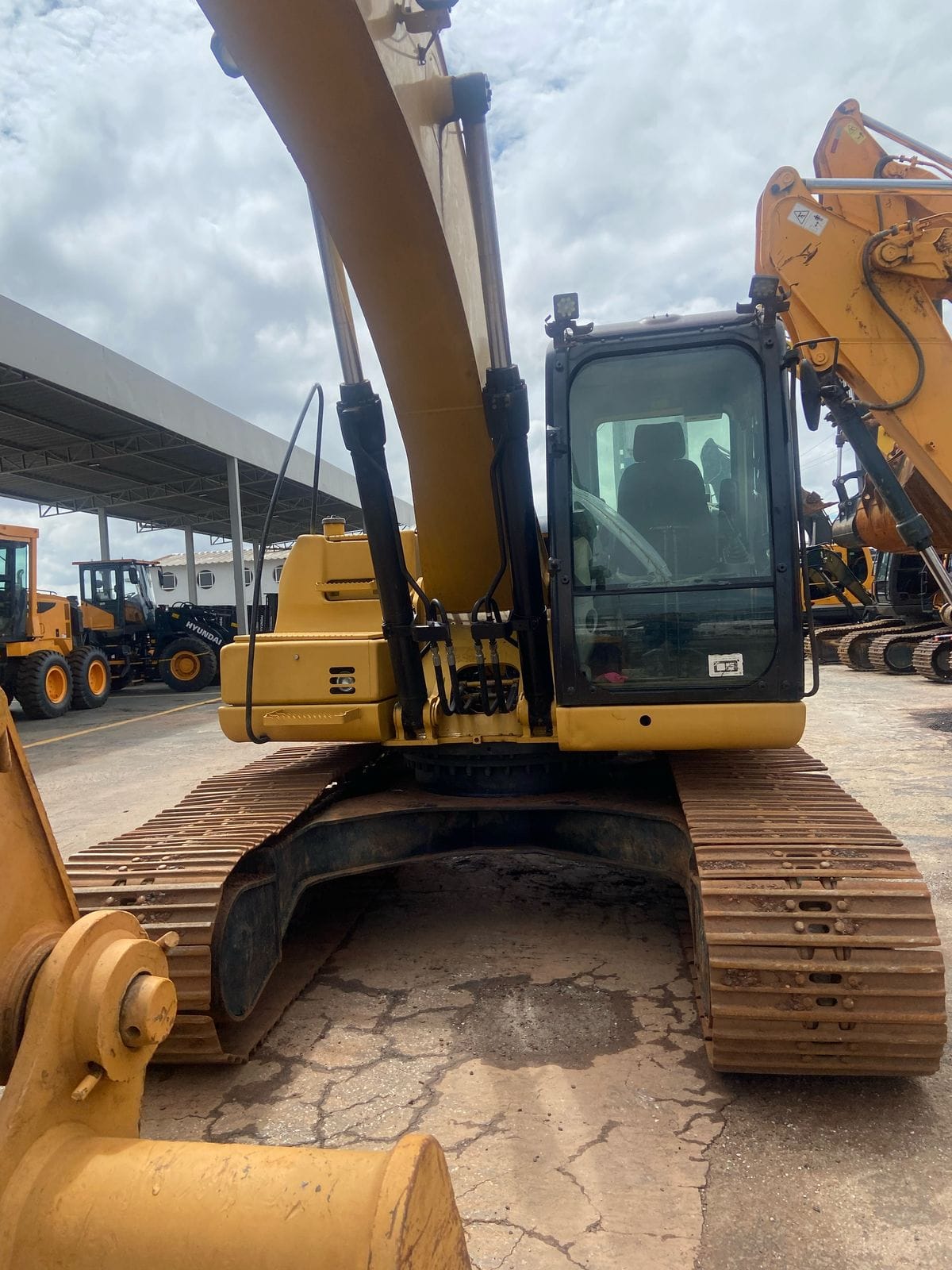 Escavadeira Caterpillar 320L 2013 - Imagem 9