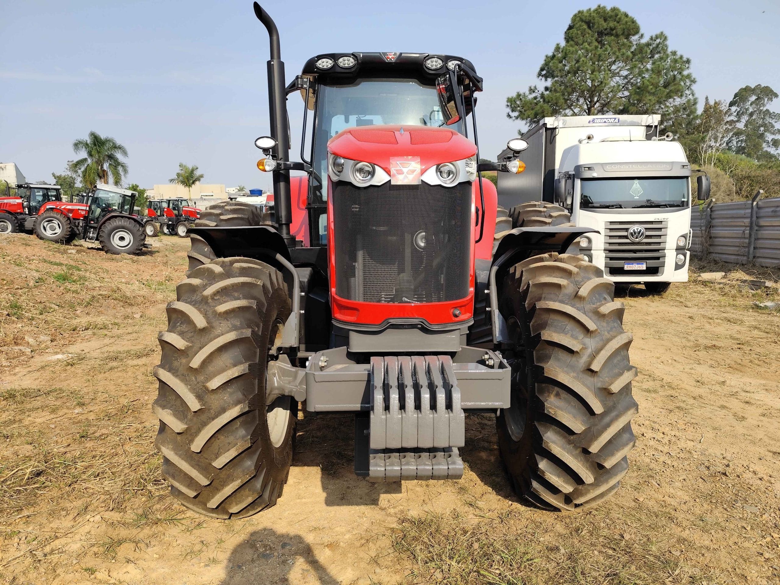 Trator agrícola Massey Ferguson MF7318 - ROD DUPLO 2023 - Imagem 4