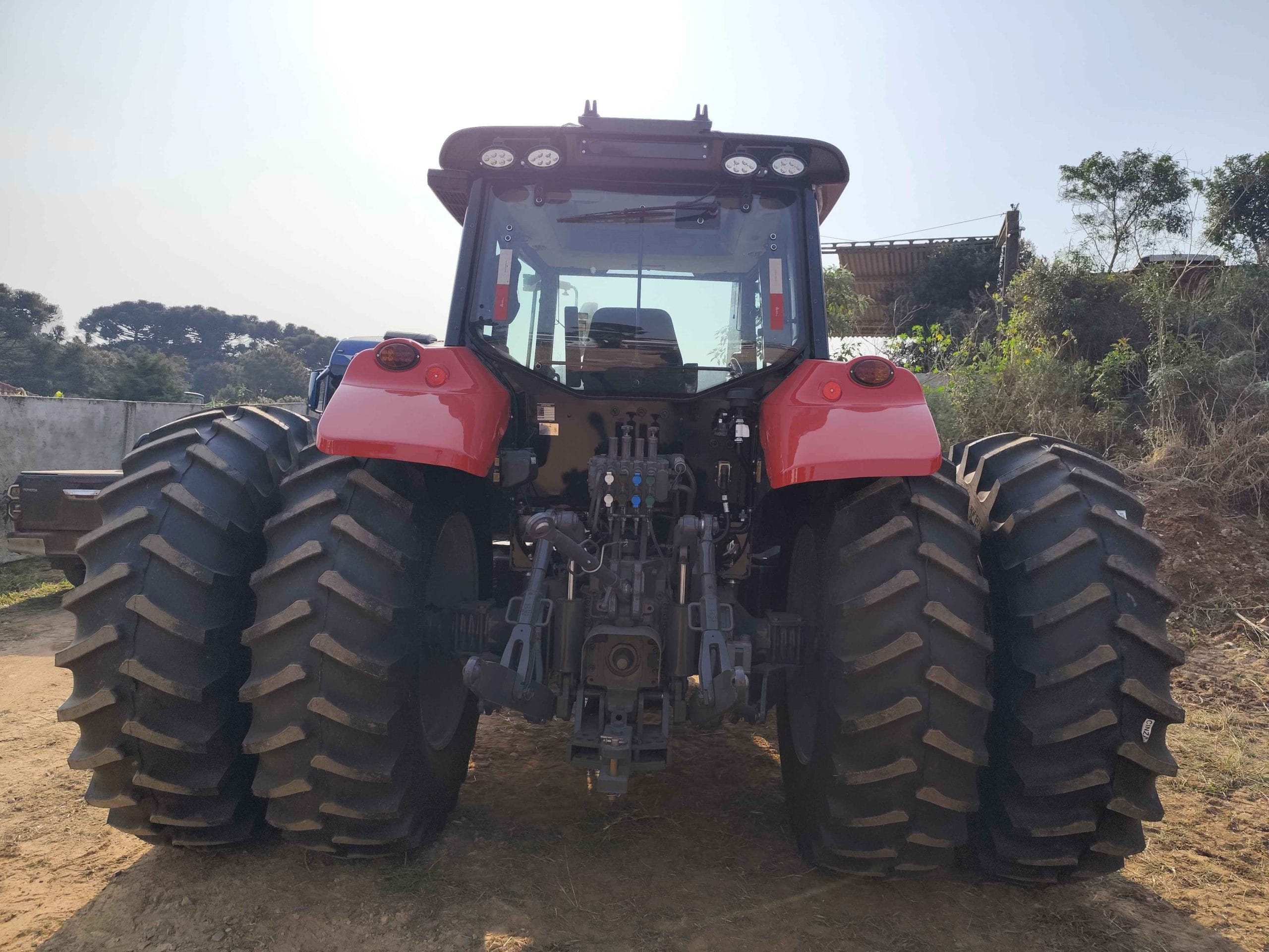 Trator agrícola Massey Ferguson MF7318 - ROD DUPLO 2023 - Imagem 7