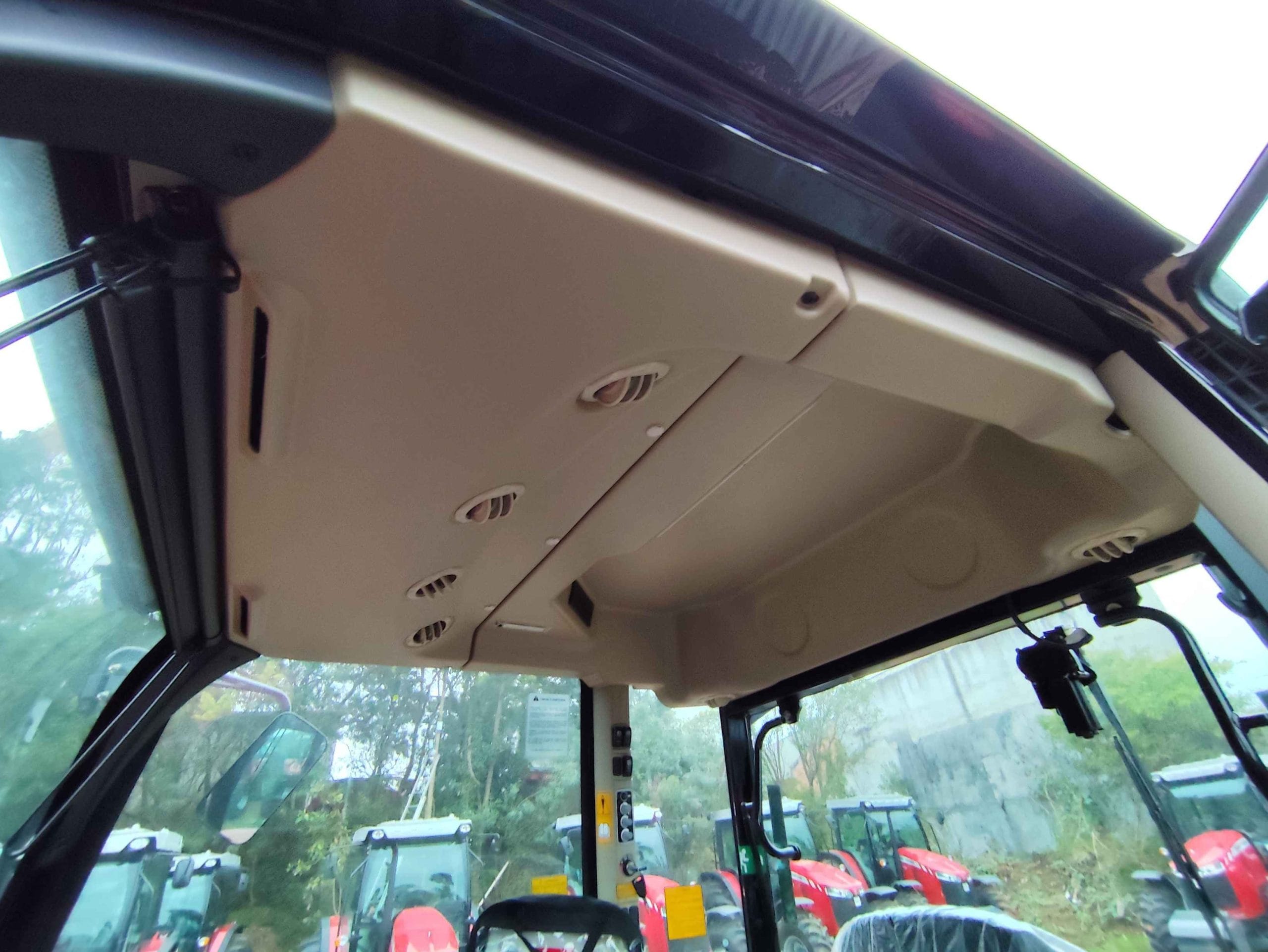 Trator agrícola Massey Ferguson MF 6713 4RM CAB 2023 - Imagem 4