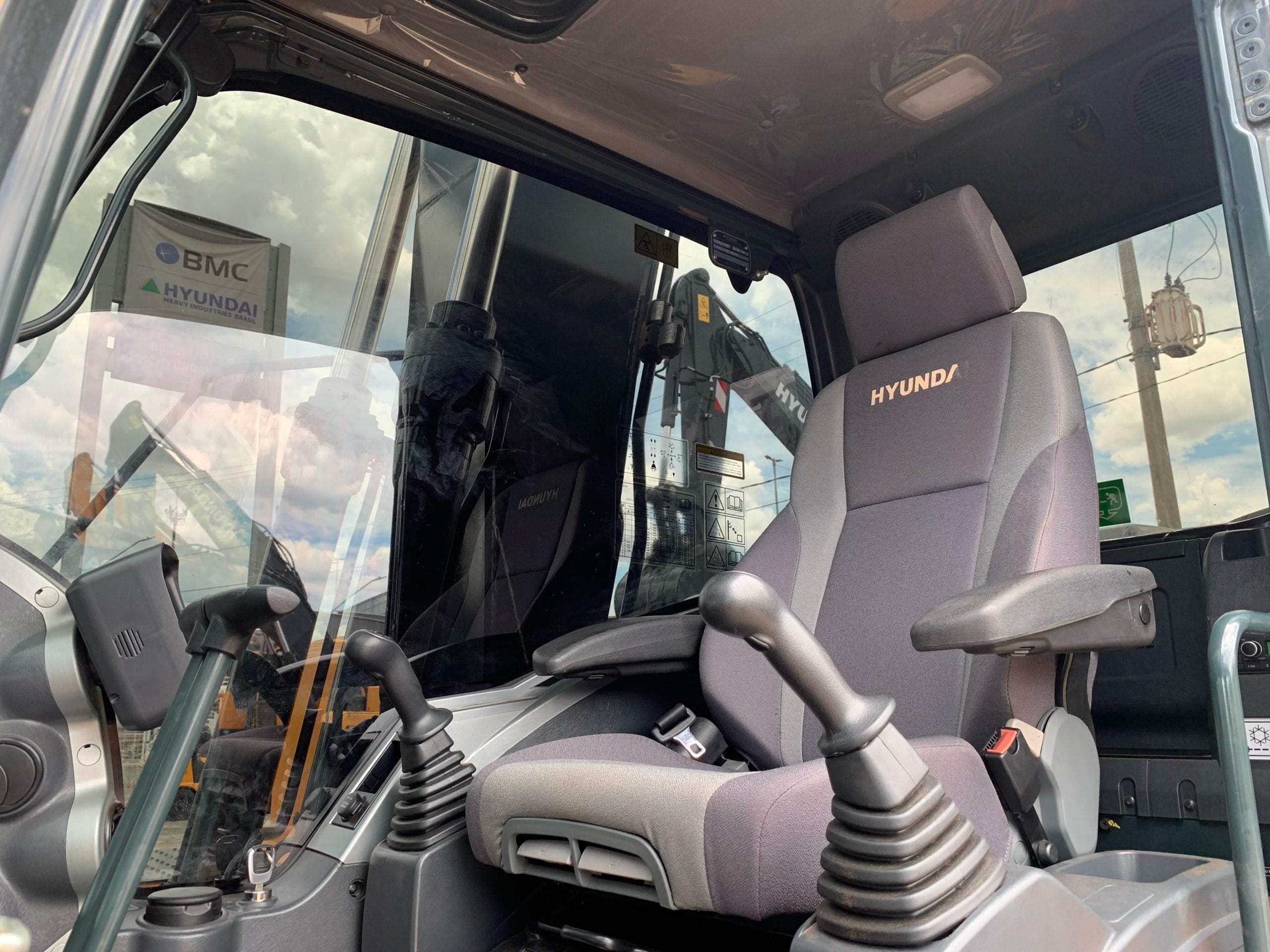 Escavadeira Hyundai R150 2024 - Imagem 10