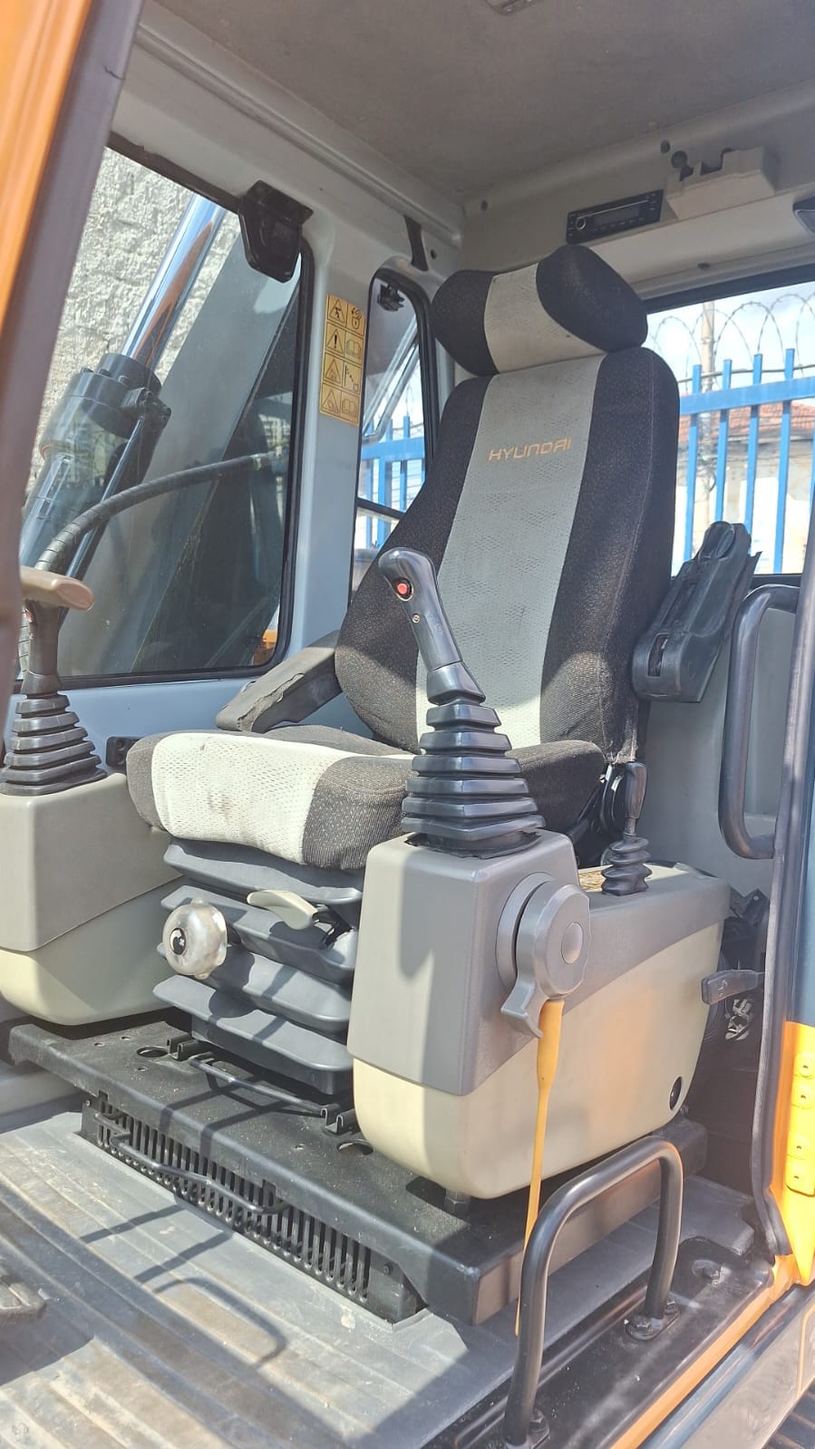 Mini Escavadeira Hyundai R80-7 2011 - Imagem 4