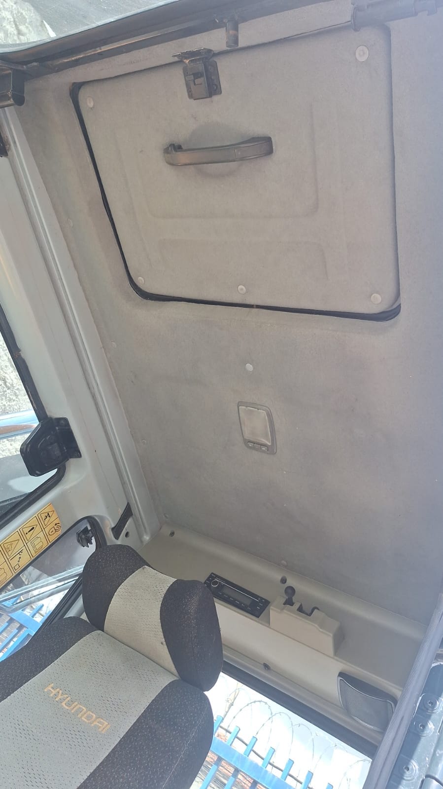 Mini Escavadeira Hyundai R80-7 2011 - Imagem 10
