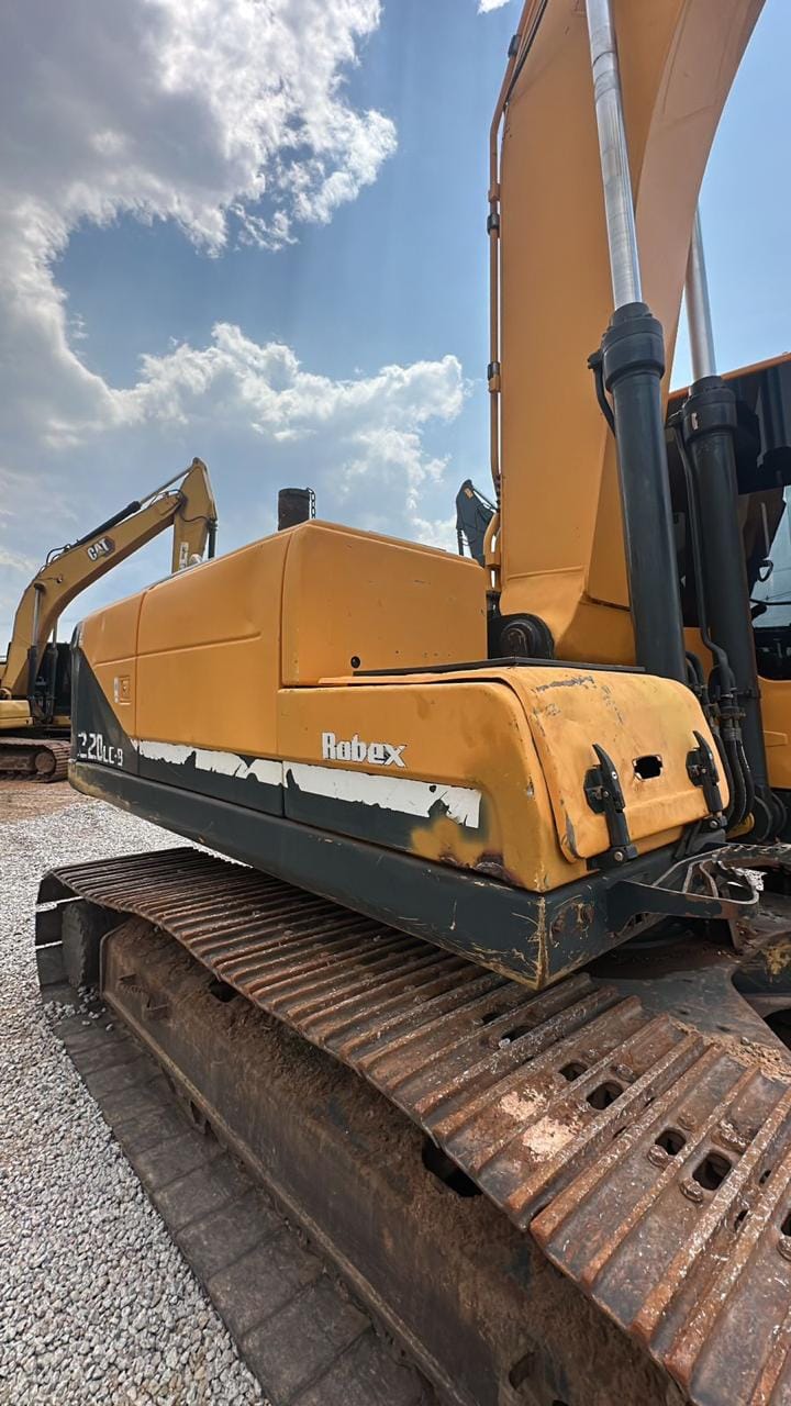 Escavadeira Hyundai R220LC-9SB 2019 - Imagem 2