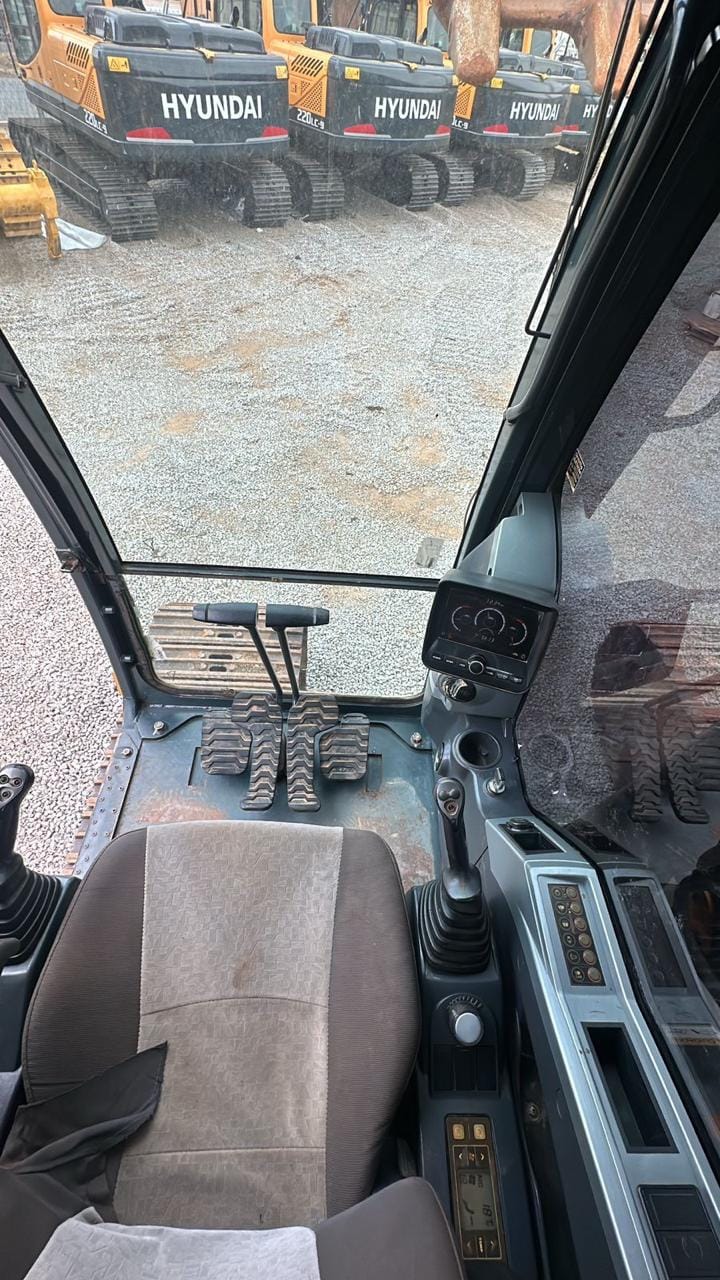 Escavadeira Hyundai R220LC-9SB 2019 - Imagem 8