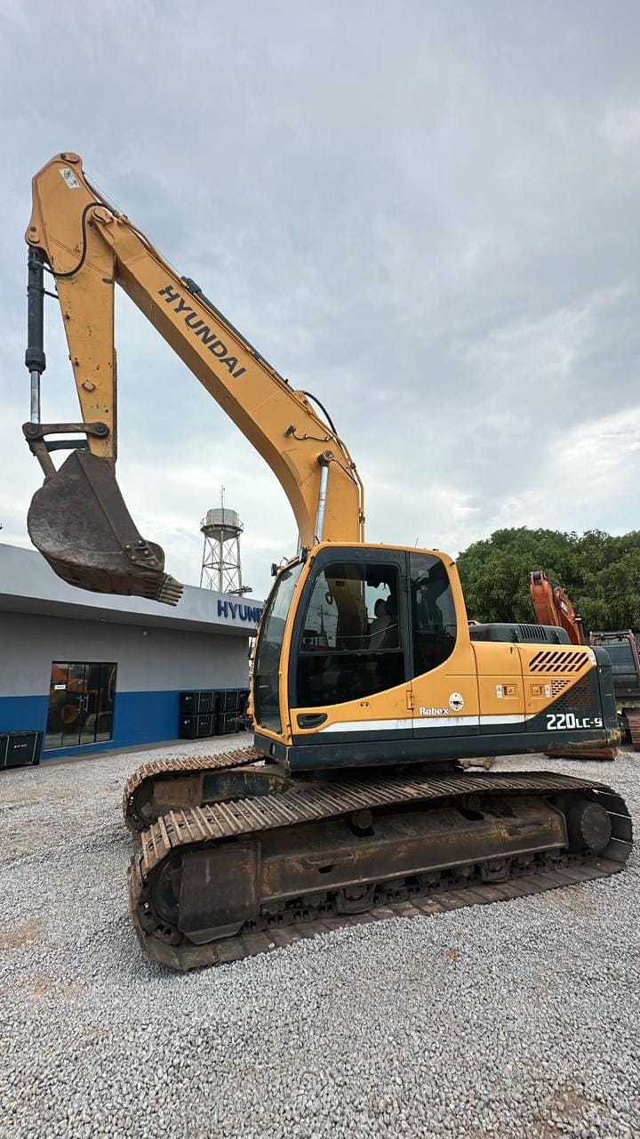 Escavadeira Hyundai R220LC-9SB 2019 - Imagem 9