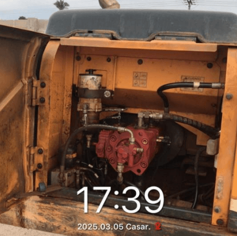Escavadeira Hyundai R220 2020 - Imagem 8