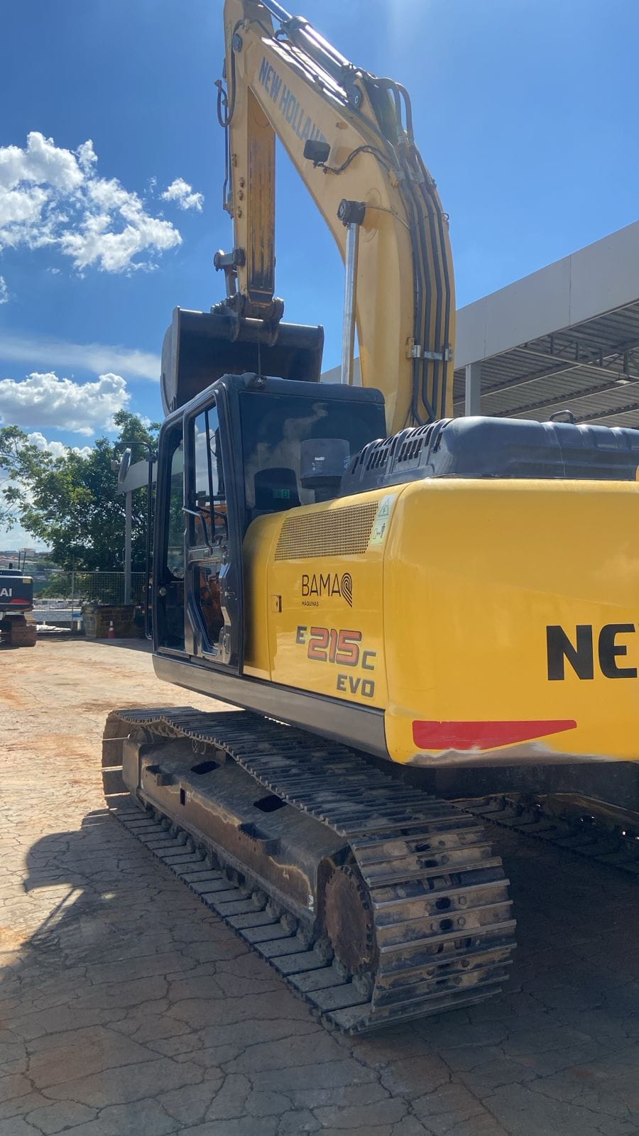 Escavadeira New Holland E215EVO 2020 - Imagem 3