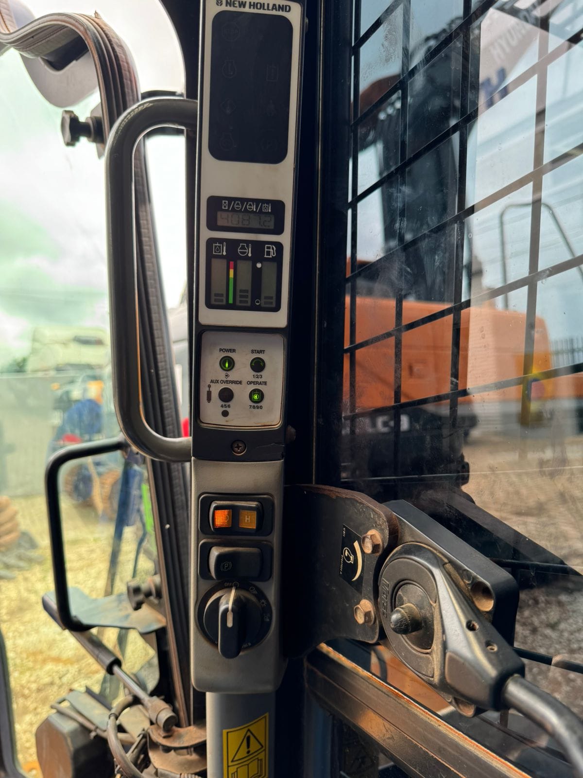 Outros New Holland L220 2020 - Imagem 9