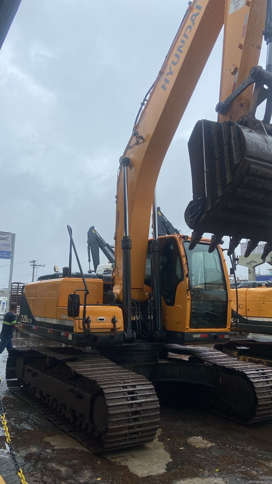 Escavadeira Hyundai R220LC-9S 2019 - Imagem 7