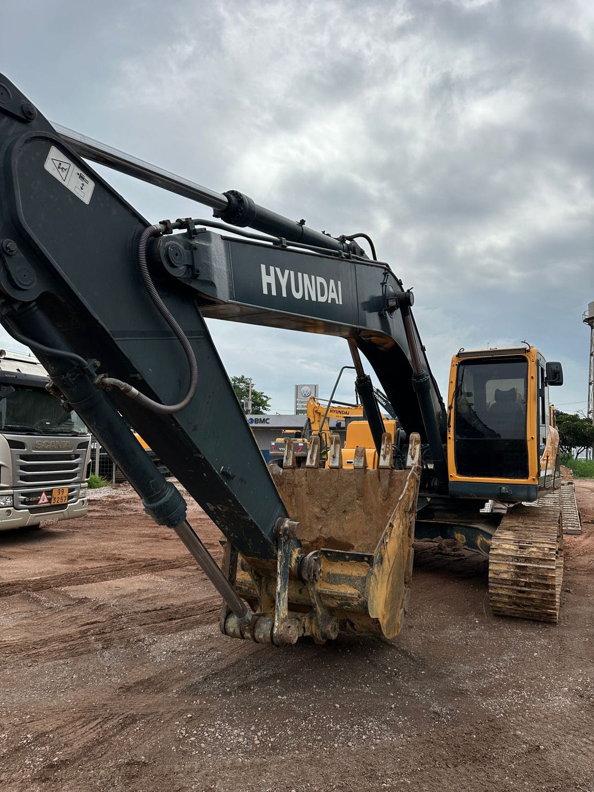 Escavadeira Hyundai R260LC-9S 2020 - Imagem 1