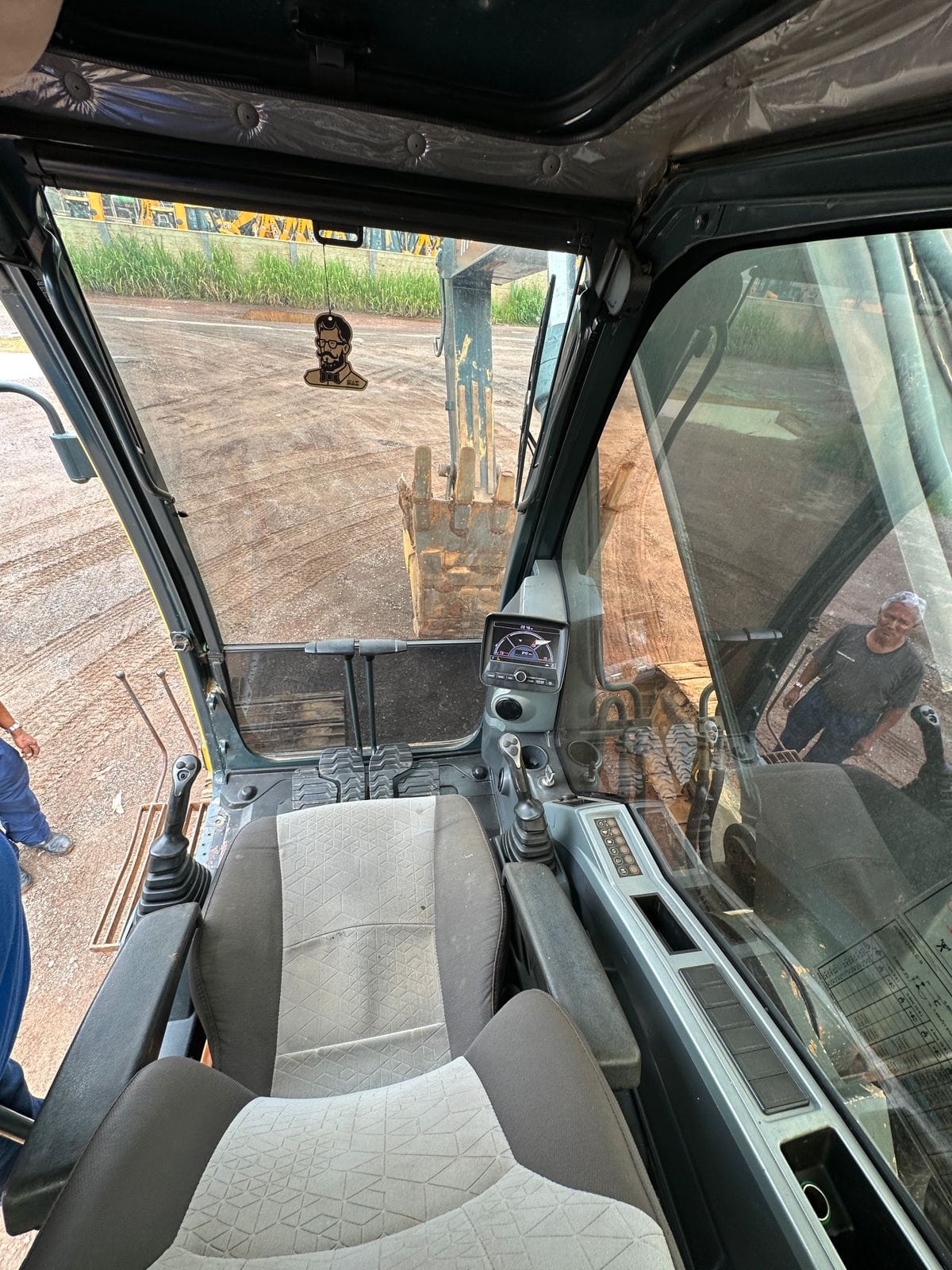 Escavadeira Hyundai R260LC-9S 2020 - Imagem 2