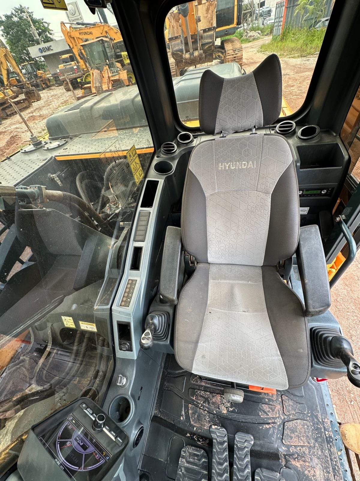Escavadeira Hyundai R260LC-9S 2020 - Imagem 5