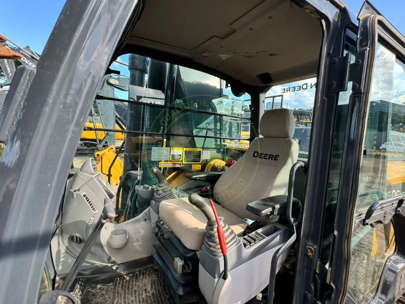 Escavadeira John Deere 350GLC 2023 - Imagem 2