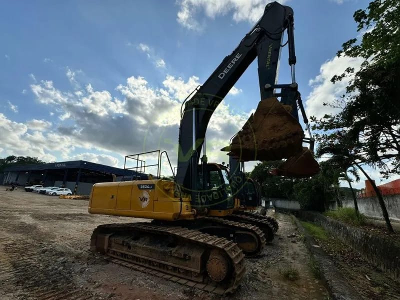 Escavadeira John Deere 350GLC 2023 - Imagem 7
