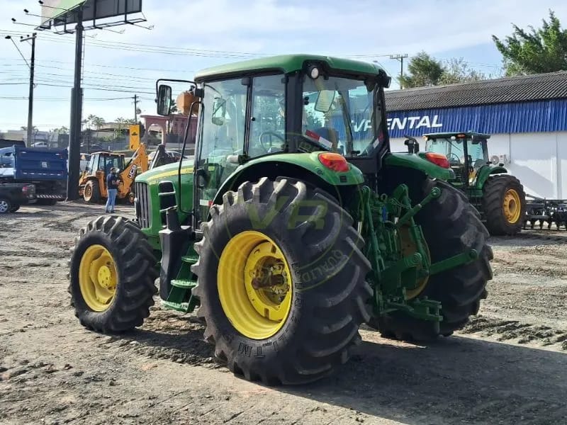 Trator agrícola John Deere 6125J 2022 - Imagem 1