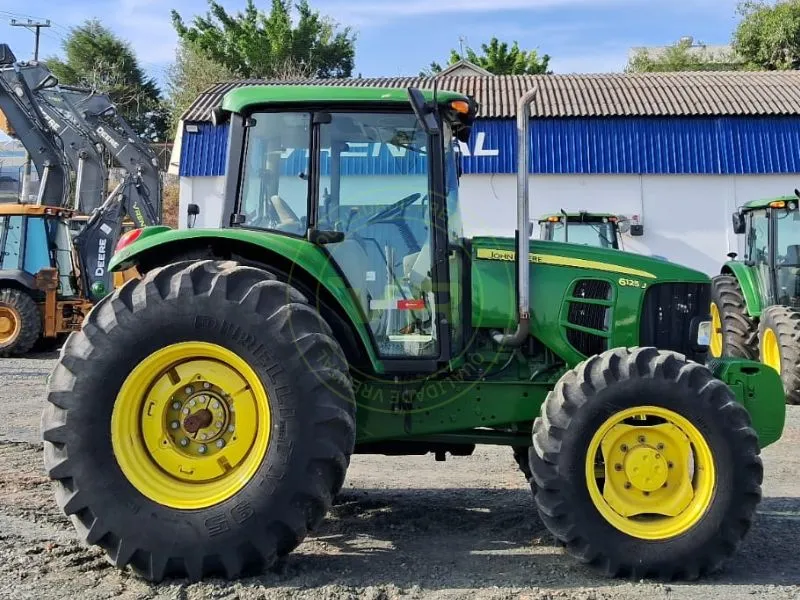 Trator agrícola John Deere 6125J 2022 - Imagem 3