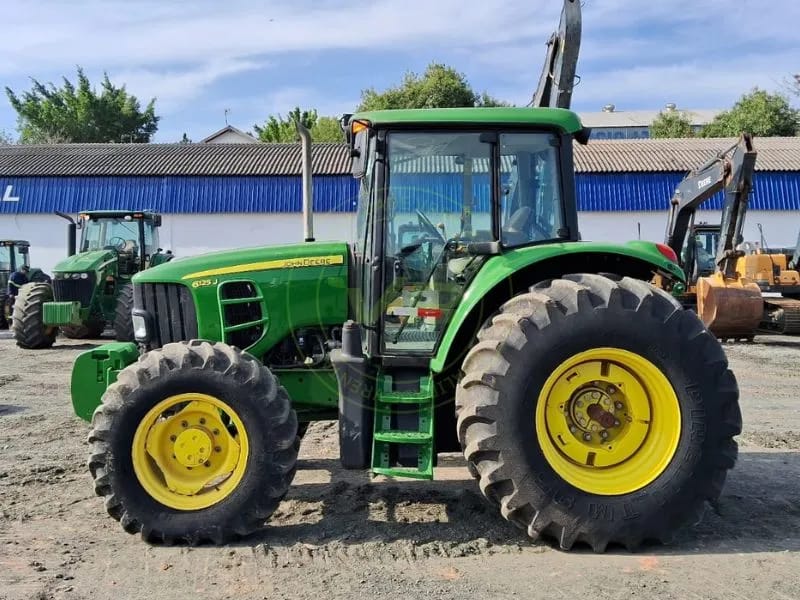 Trator agrícola John Deere 6125J 2022 - Imagem 4