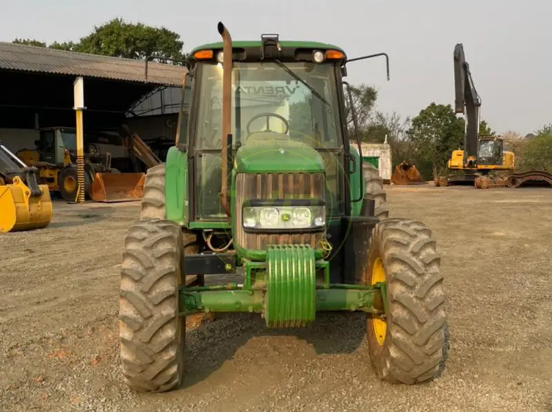 Trator agrícola John Deere 6115J 2022 - Imagem 5