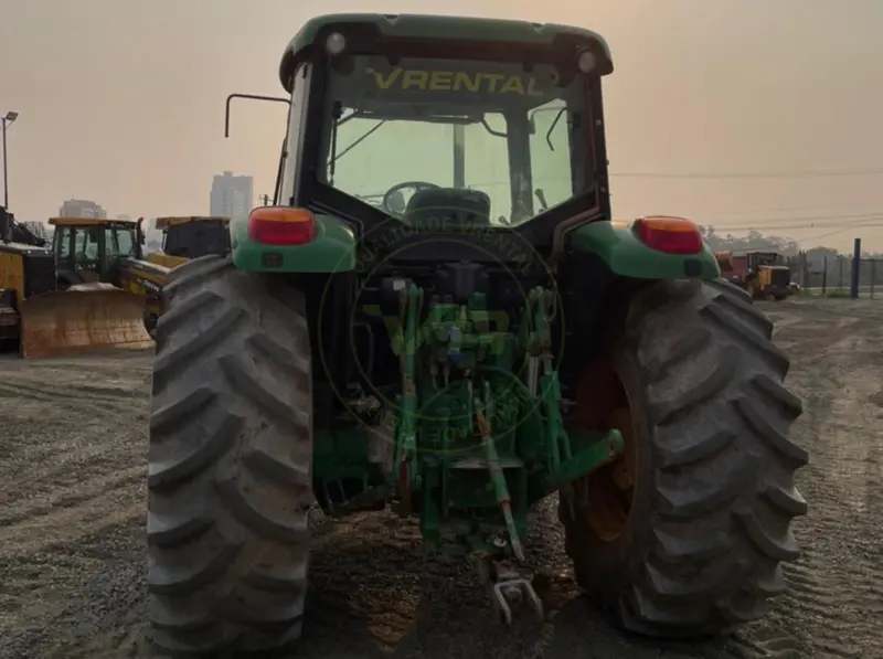 Trator agrícola John Deere 6115J 2022 - Imagem 4