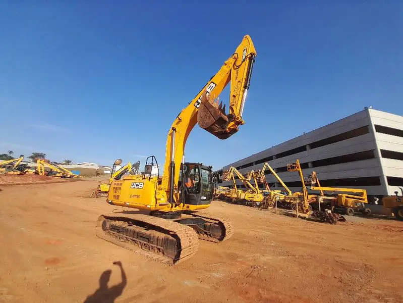 Escavadeira JCB JS200 LC 2022 - Imagem 2
